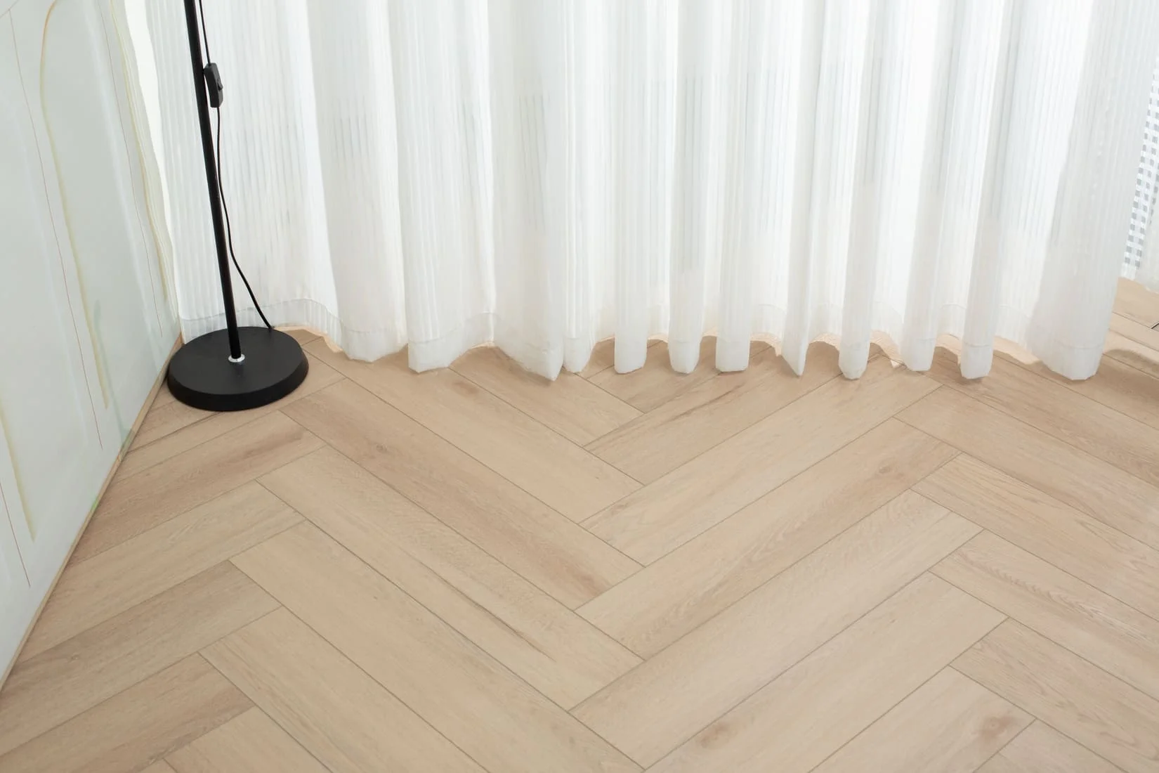 Плитка SPC "OneFloor" 3032 А,В  ЁЛКА (640*128*4 мм) — купить в Юрге