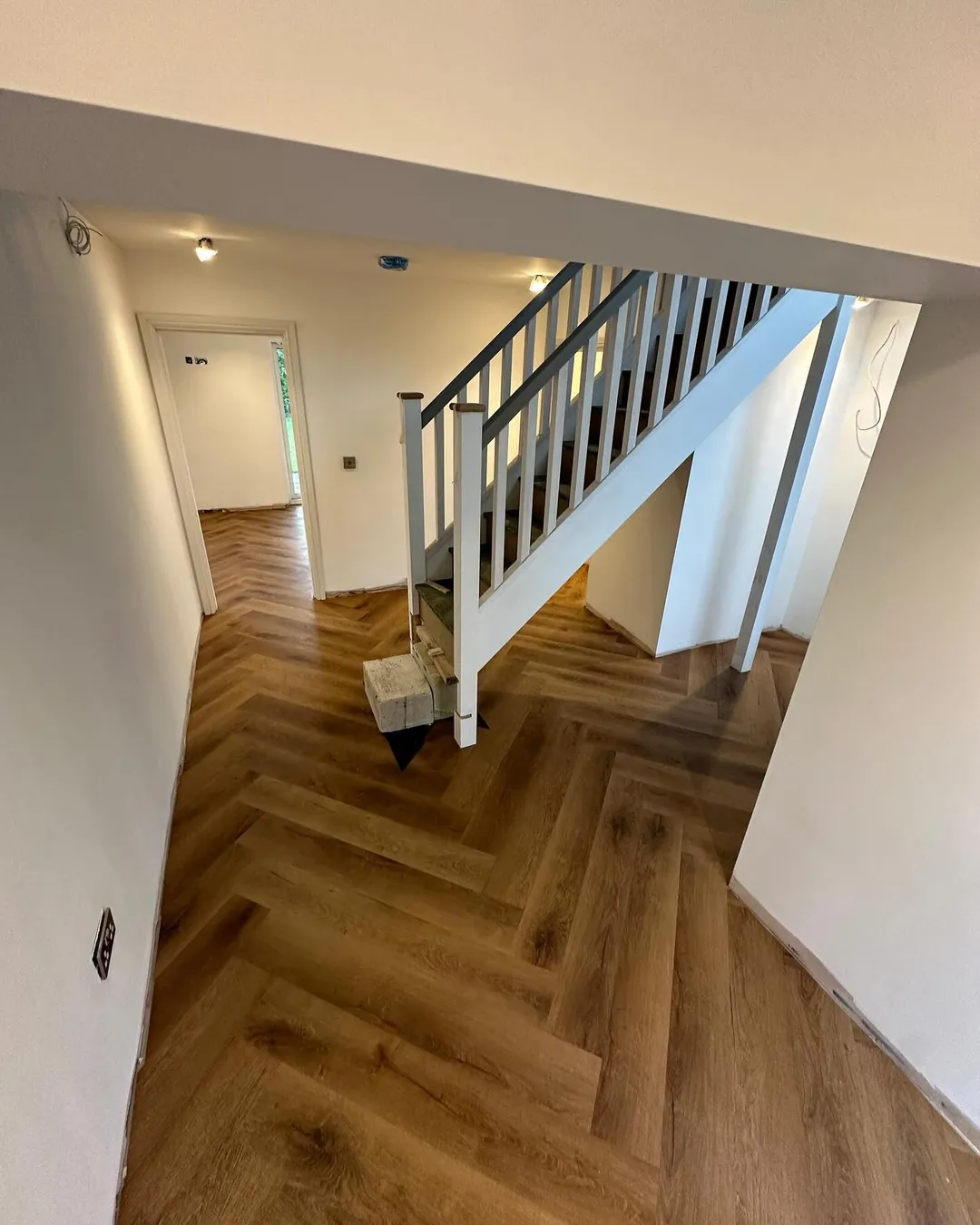 Кварцвиниловая плитка "Invictus" Royal Oak Mocca (406*102*2мм) — купить в Юрге