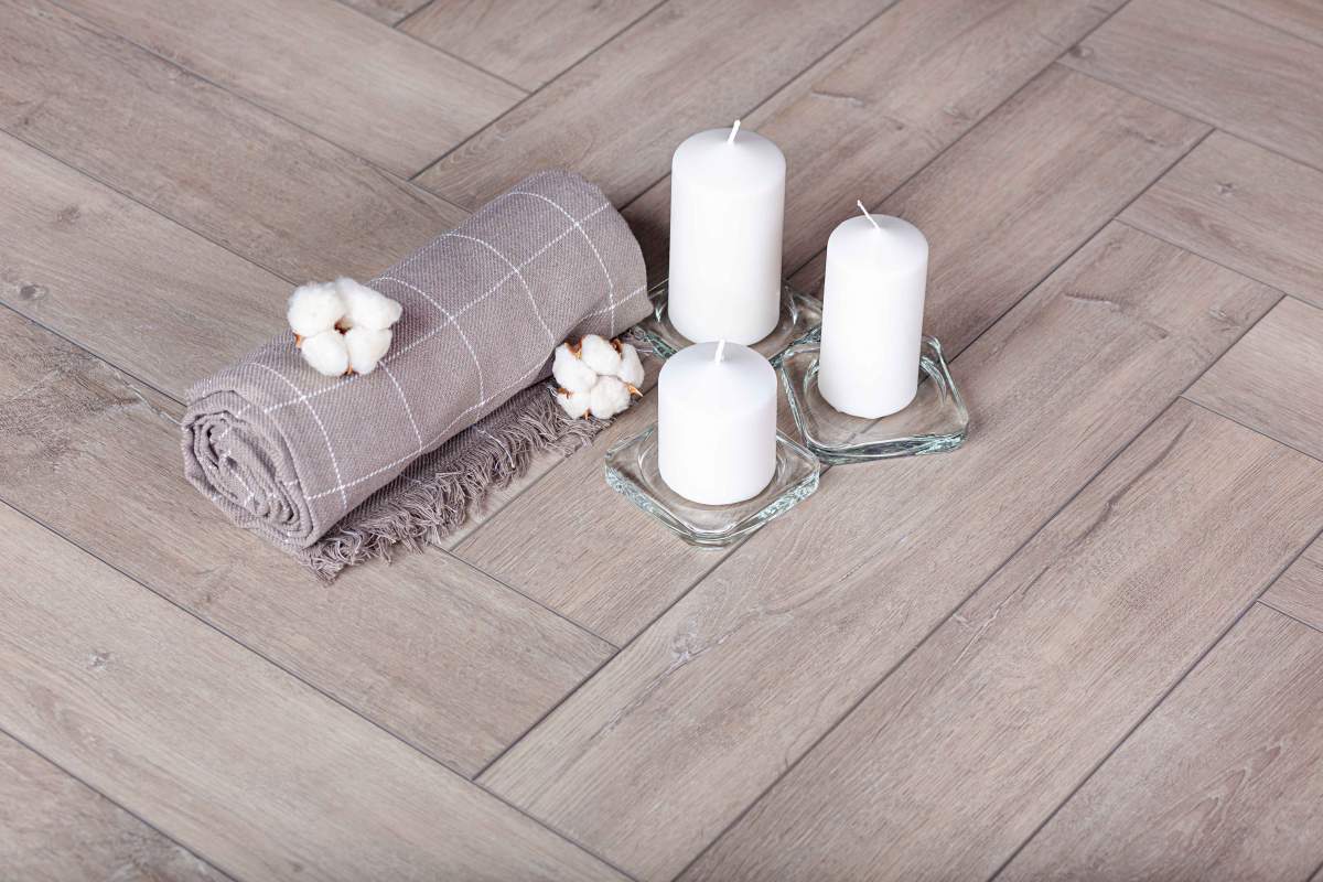 Замковая ПВХ плитка "Aberhof" Carmelita 1682 (615*123*5 мм) — купить в Юрге