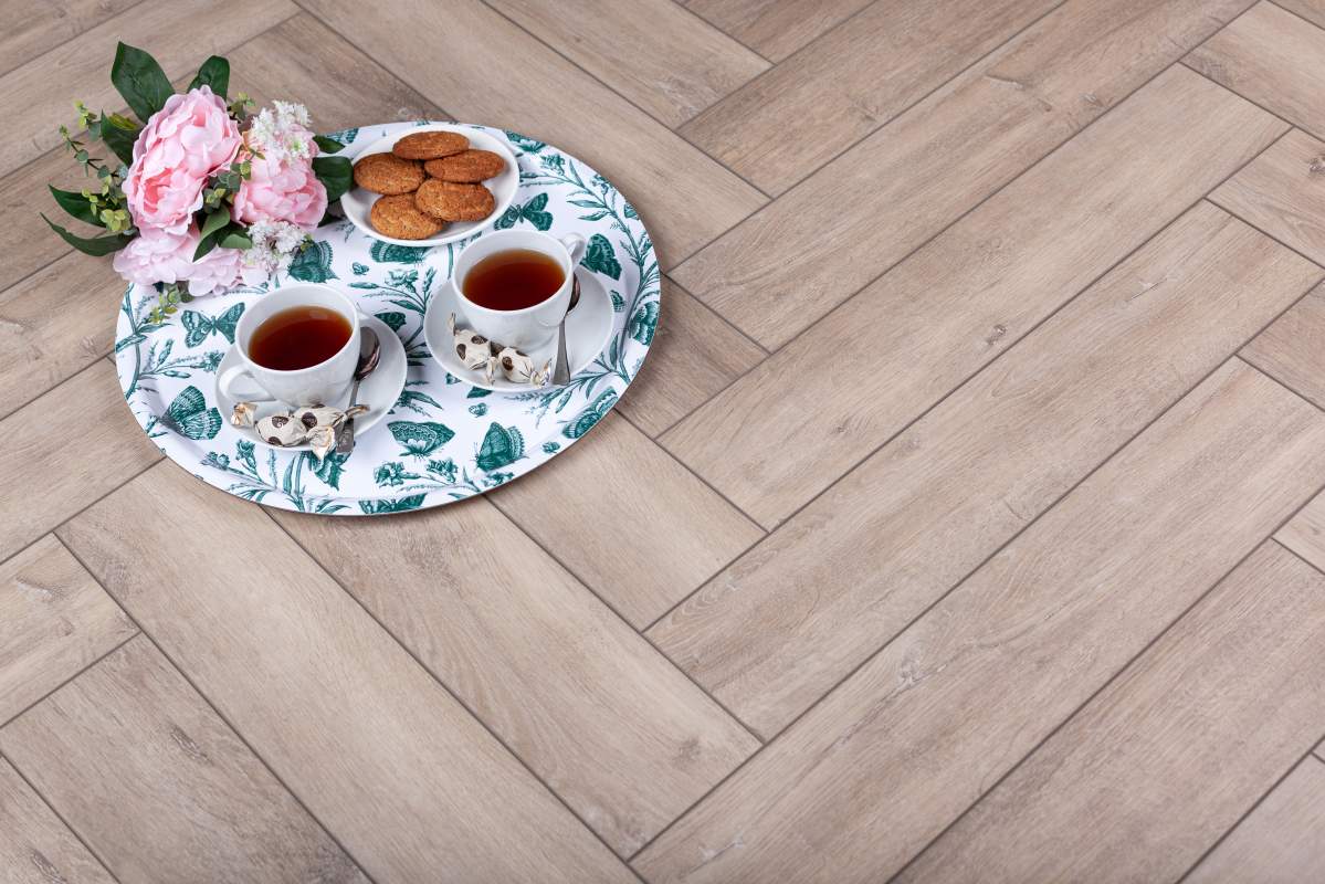 Замковая ПВХ плитка "Aberhof" Carmelita 0532 (615*123*5 мм) — купить в Юрге