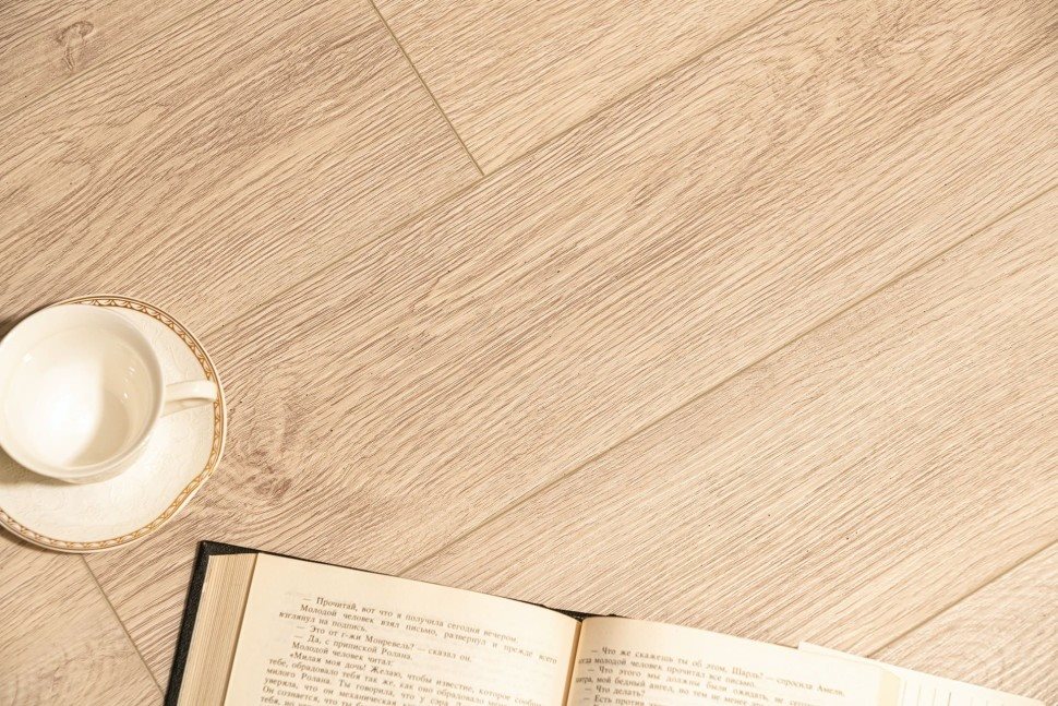 Виниловый ламинат "Bonkeel" Style Дуб Гарднер (1200*125*4 мм) — купить в Юрге