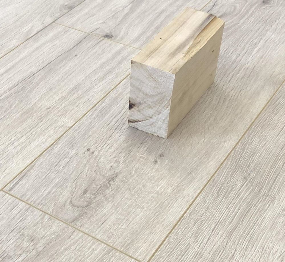 Ламинат "SunFloor" 8/33 4NV Дуб Эри 55 (1380*159*8 мм) — купить в Юрге