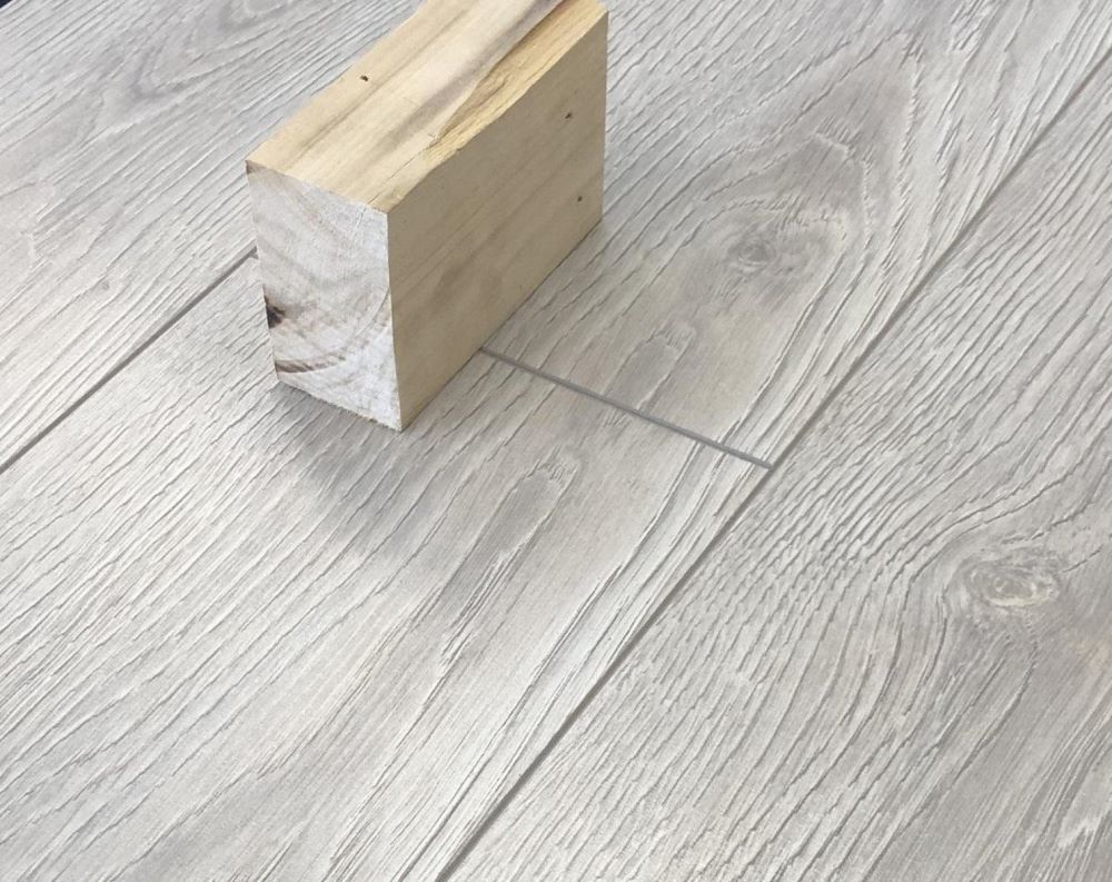 Ламинат "SunFloor" 8/32 4V Дуб Лайн 37 (1380*193*8 мм) — купить в Юрге