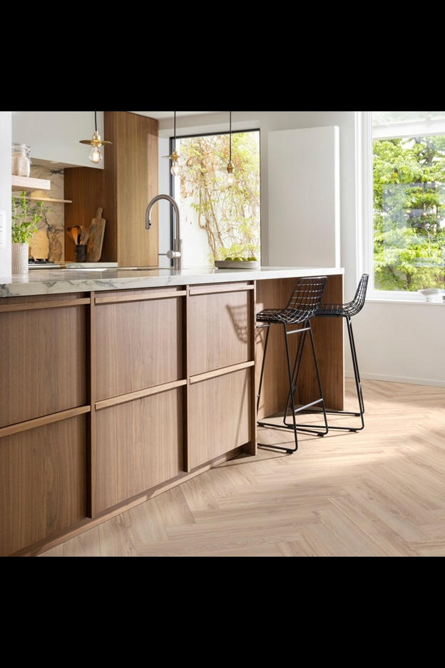 Замковая ПВХ плитка Blackjack Oak 22210 (630*126*6 мм) — купить в Юрге